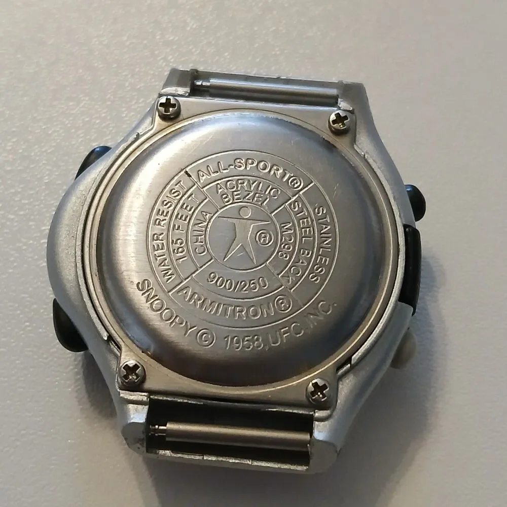 VTG 1990s Armitron All-Sport Snoopy Peanuts Digital LCD Watch 35mm M298 900/250